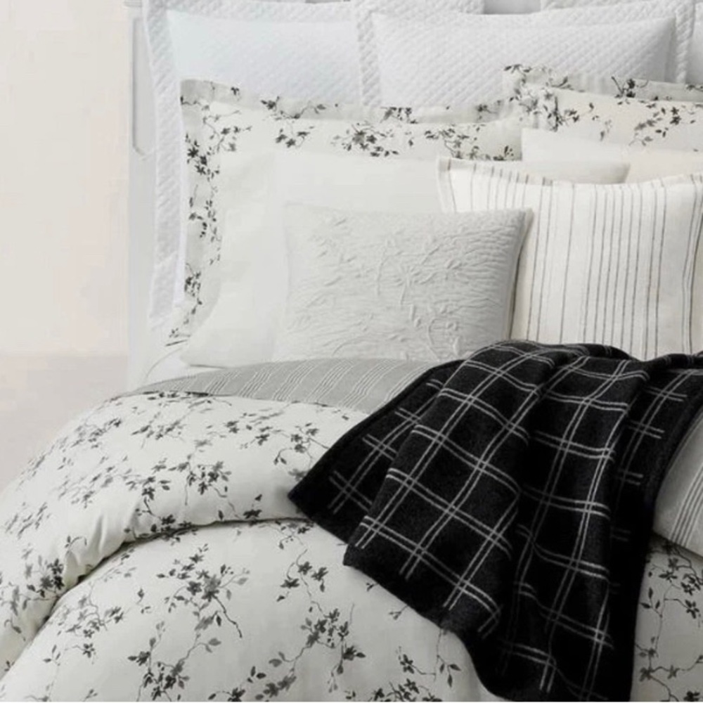 Ralph Lauren Home Munroe King Duvet Cover  Charcoal Floral Print Cotton